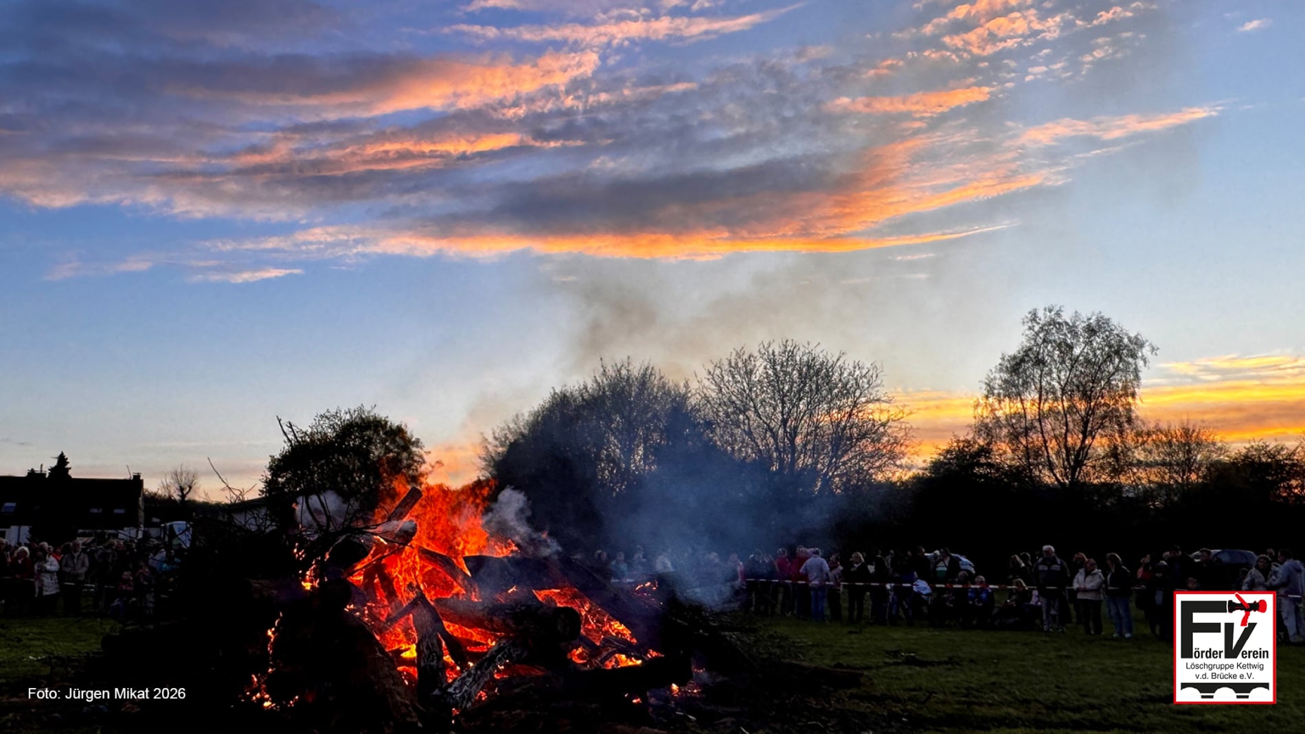Löschgruppe vor der Brücke Osterfeuer 2026